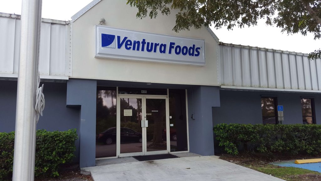 Custom signs in Vero Beach FL delivering high-quality storefront signage, branding, and professional installation by Design a Sign.