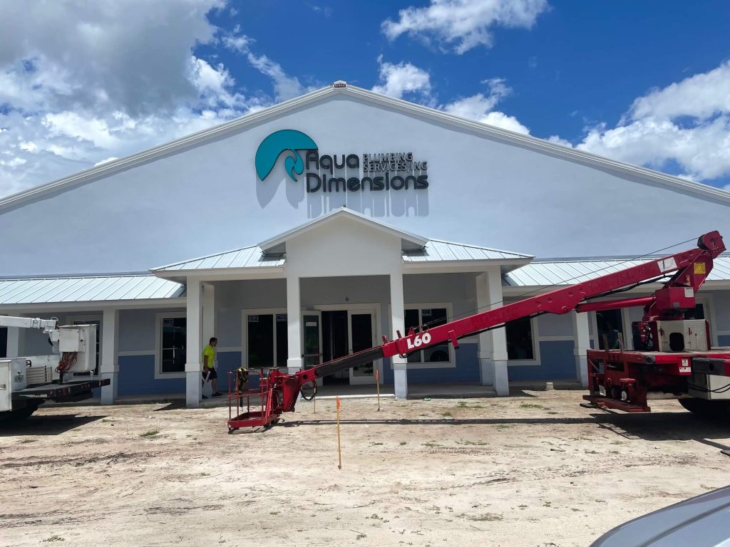 Custom signs Jupiter businesses rely on for durable outdoor signage, branded graphics, and professional installation by Design a Sign.